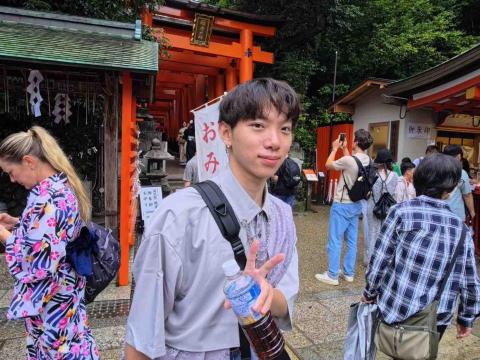 簡云凡