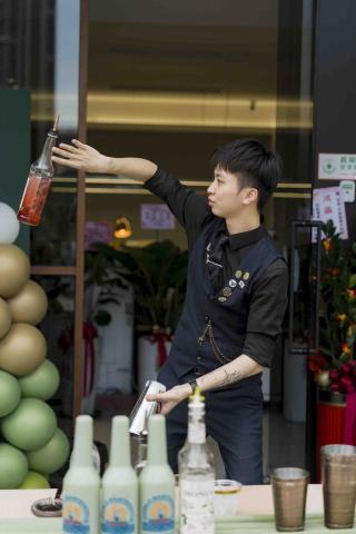 提供花式調酒表演服務的專家SHOW BAR