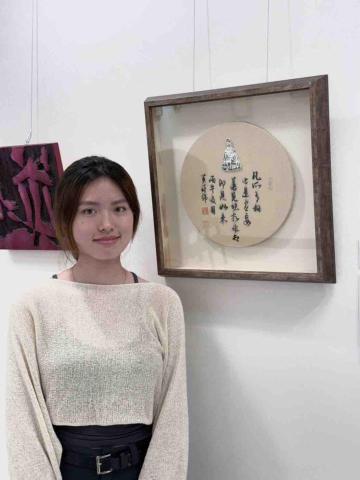 提供畫室服務的專家黃冠錦