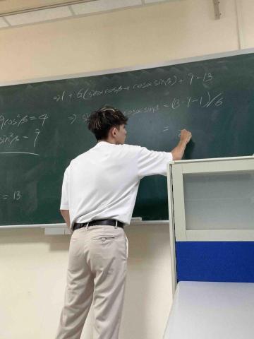 提供數學一對一教學服務的專家王俊淵