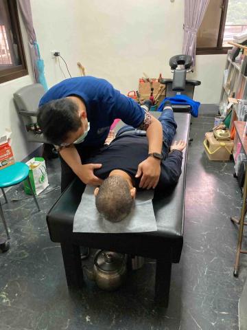 提供筋絡服務的專家整骨osteopathy