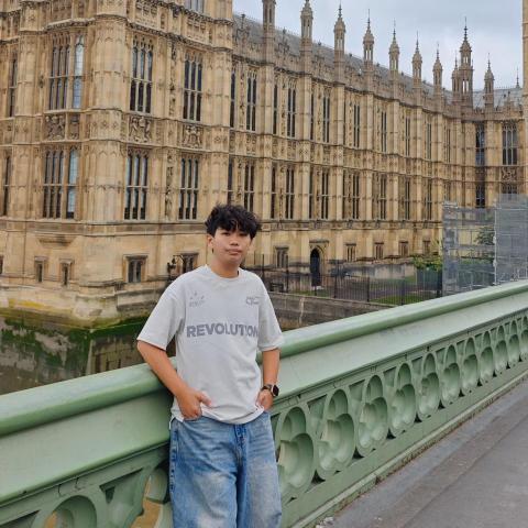 提供歸仁樂器行服務的專家黃奎臻
