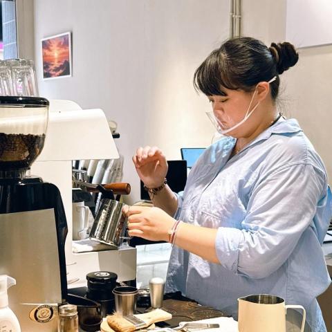 提供外勞人力仲介服務的專家妍菲｜餐飲營運管理