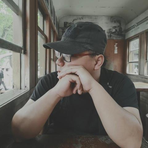 提供line背景服務的專家黃凱偉