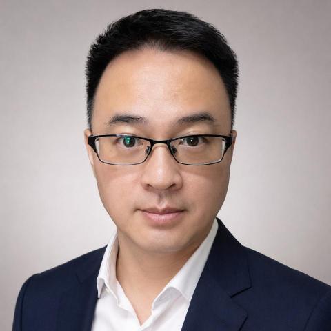 提供問卷服務的專家鄧天星品質顧問