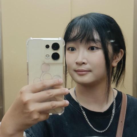 提供標本製作過程服務的專家李宜卿