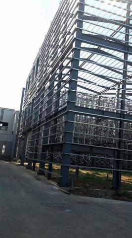 雙全工程行 - 為蓋鐵皮 浪板鋼構的結構。