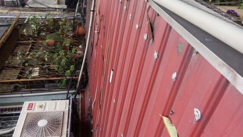 力丞金屬工程行 - 台北市遼寧街遮雨棚浪板鏽蝕漏水