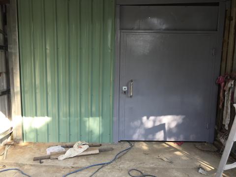 立翔國際鋼鐵鋁設計有限公司 - 烤漆板牆，生鐵鐵門