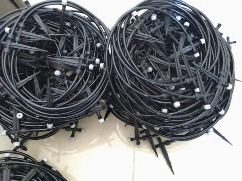 李侑庭 - 適用於水族箱水管，剪65cm和60cm長的軟水管，用軟水管與水管T字通道進行連接，需要細心的剪切水管長度和一定的施力使水管串接在一起