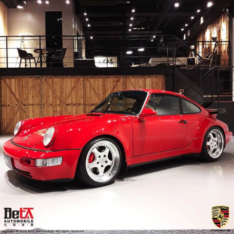 有宅室內設計 - 商空設計-北塔車業
工業風是近年來備受矚目的設計風格
加上復古超跑更對味!!