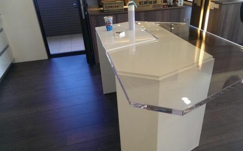 墨根空間設計股份有限公司 - 竹北 大河戀案
為業主設計的造型用餐桌.