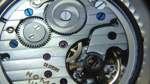 鐘錶維修技師賴紳鴻 - 德國nomos