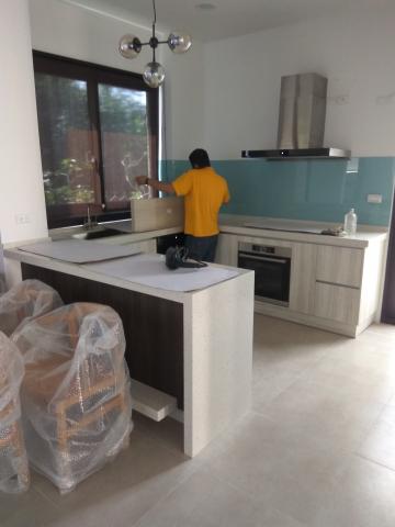 吳育龍 - 廚具施工。