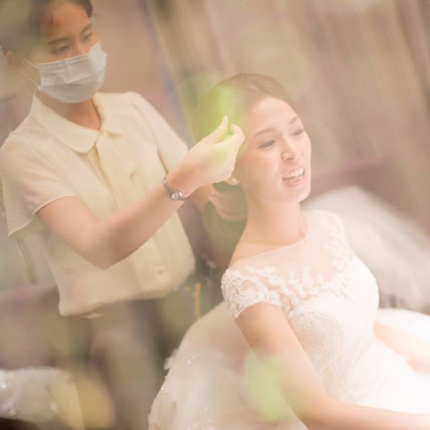 提供新娘服務的專家Nancy Chi make up