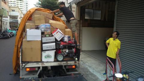 陳玉文 - 到達臺中卸貨