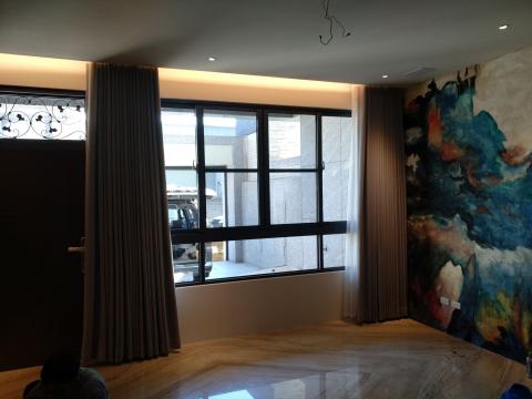 采晴窗簾 - 優雅的蛇形簾