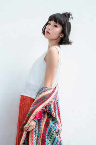 N&agrave;na Make-&uuml;p & Haǐr Design - 