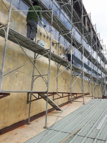 專營抓漏&middot; 防水&middot;隔熱&middot;壁癌處理&middot;室內油漆 - 底漆、PU施做