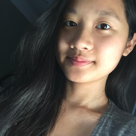 提供翻译i服務的專家Michelle Chen