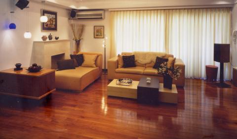 台名木業技術士師群 - 原木地板、木造茶几