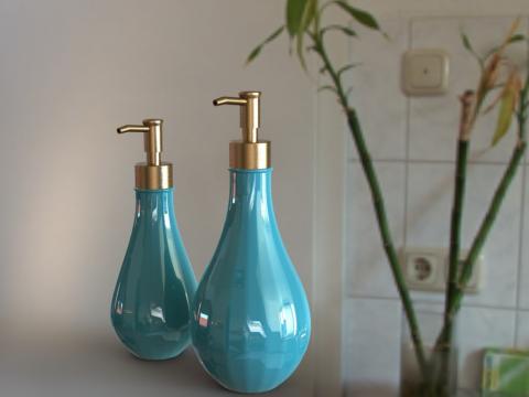 舜奕設計............ - 乳液瓶模擬圖