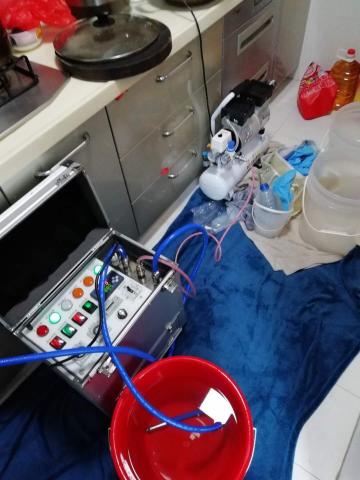 管可淨 - 專利高週波洗管設備搭配食品及檸檬酸，清洗流程安全衛生可靠。