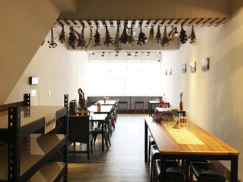 輪廓空間設計工作室(捌捌陸柒室內裝修有限公司) - Watermelon Brunch