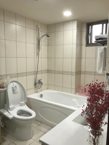 曾裕誠 - 黃公館 衛浴成品 天花板更新
馬桶 浴櫃 (鋼烤)更新