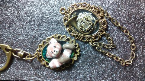 連小姐 - 水晶灌膠吊飾