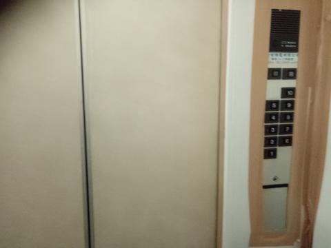 專業拆除打石 - 電梯保護