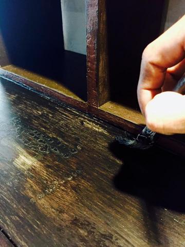 攝影師 言 深 寸 - 仿飾漆
利用刷色技巧與色料
將一般木板上色
呈現極具年代的視覺風味
