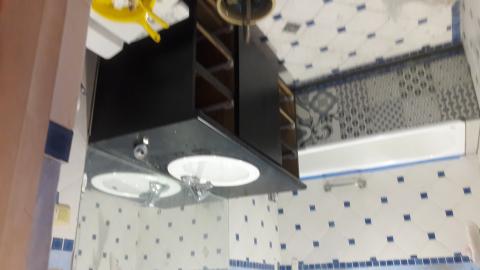 统理水电 - 洗面枱抓漏完成，面枱浴柜組裝復原。