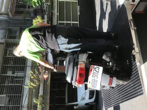 柯淯鐈 - 機車載運