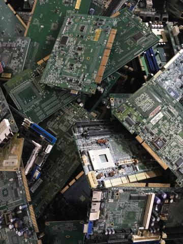 宏岳興業有限公司 - 含零件PCB回收(個人電腦類、工業電腦類、消費性電子產品、家電類產品)
