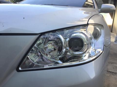 大燈快潔 - 施作前
車種:toyota camry
右車燈 
狀況:黃化
