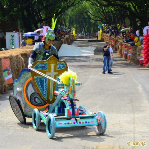 黃詩偉 - 下坡競速車(古代戰車)