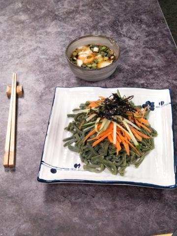 Yvonne（ 僅接預約線上諮詢） - 手工綠藻蕎麥麵