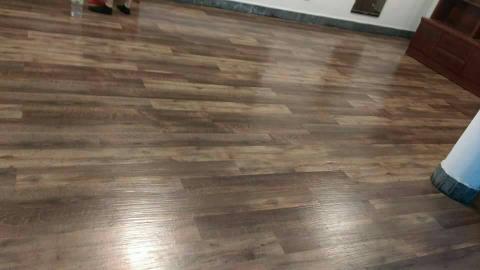 永祿地板工程 - 大家好  我是一名pvc塑膠地板工程的師傅 至於經驗有七年以上  希望能為你服務到最好 價錢公道 做事細心 該用甚麼方式施工就用甚麼方式 施工 絕不偷工減料 讓你有舒適環境 也讓你滿意 