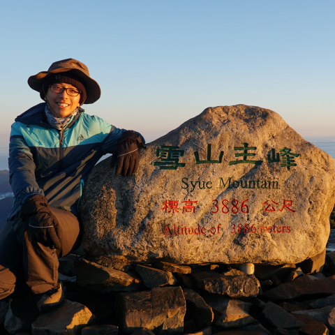 提供rog筆電服務的專家施信豪