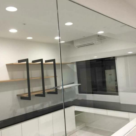 曾先生 - 裝潢場粗細清加玻璃拋光