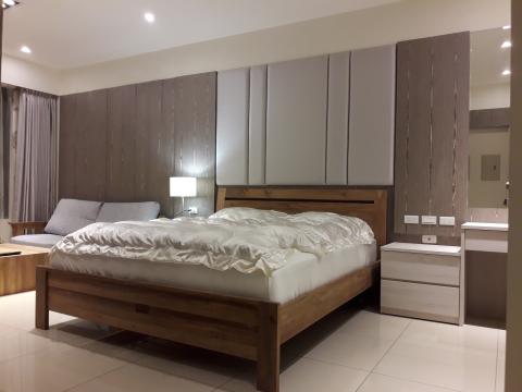 裝潢寶哥統包工程 - 主臥室-降低造型牆讓空間變大