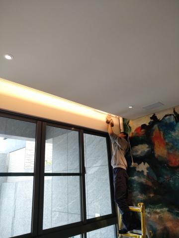 采晴窗簾 - 爬上爬下是我們的日常