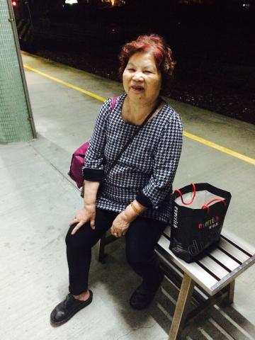 小潘珠寶、室內設計-工作室 - 阿嬤頭剪燙染