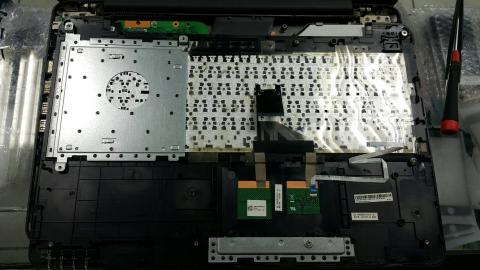 南港壹哥 - 工程師下班後 平價到府服務賺外快 各大廠牌筆電 原廠 筆電面板 變壓器 鍵盤 風扇 資料救援 蘋果手機 iphone 面板觸控板破裂更換 電池更換 到府服務 原廠的品質 路邊攤的價格 省錢大作戰