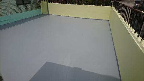 巨雅工程行 - 天臺防水地坪施工：
我們提供專業的防水地坪施工，迅速有效且耐久。