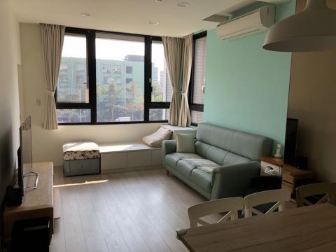 LUCY'S 空間設計 - 北歐風設計
新莊副都心4米2整體空間規劃
客廳、廚房、中島工作區做視覺空間整合