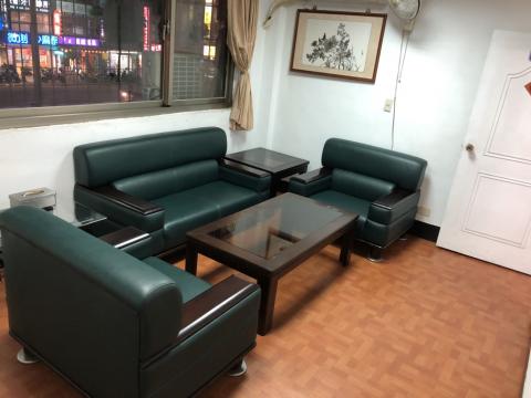 晶艷環境清潔工作室 - 