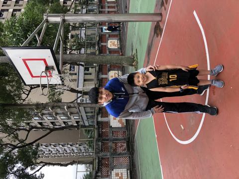 蔡嘉駿 - 這是在國小的課後社團的小朋友們