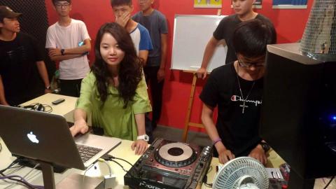 崛起音樂工作室 - 教授編曲課於梁山樂客 Land music